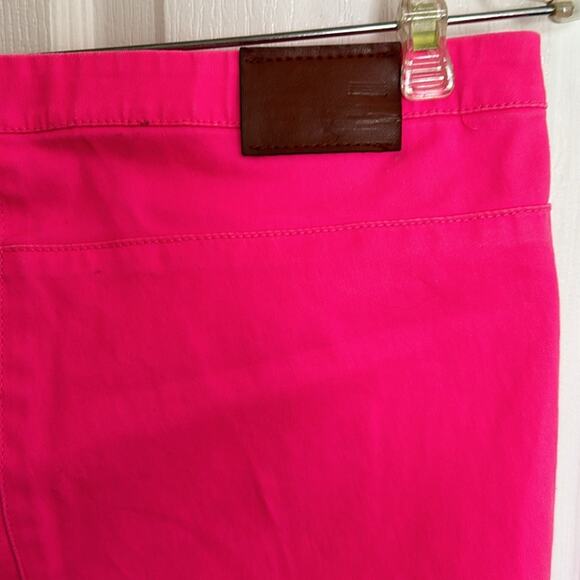 H&M women’s size 12 Hot Pink Skinny legs stretchy jean. Side zipper, no pockets - Picture 7 of 7